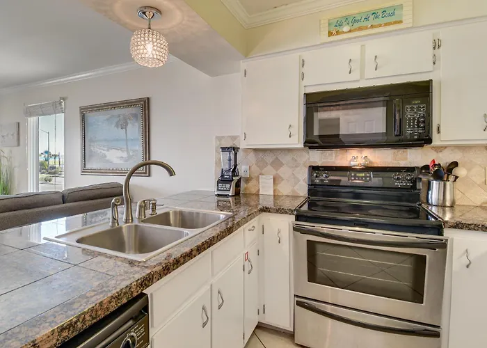 Absolute Location! Heart Of Holiday home *